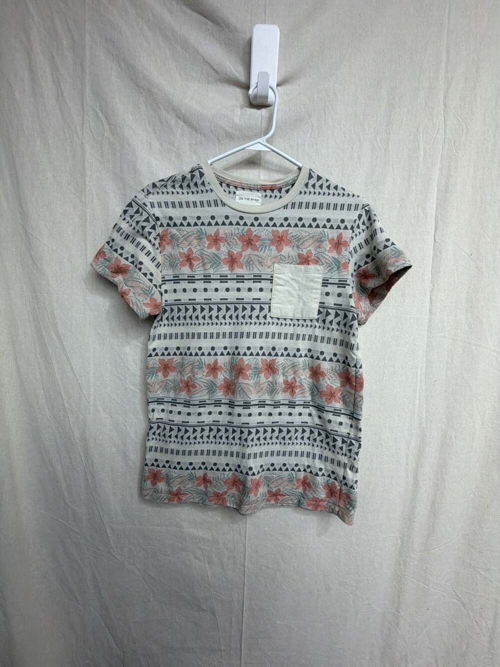 On The Byas T-Shirt Size Small Multi-Pattern Aztec Floral Pocket